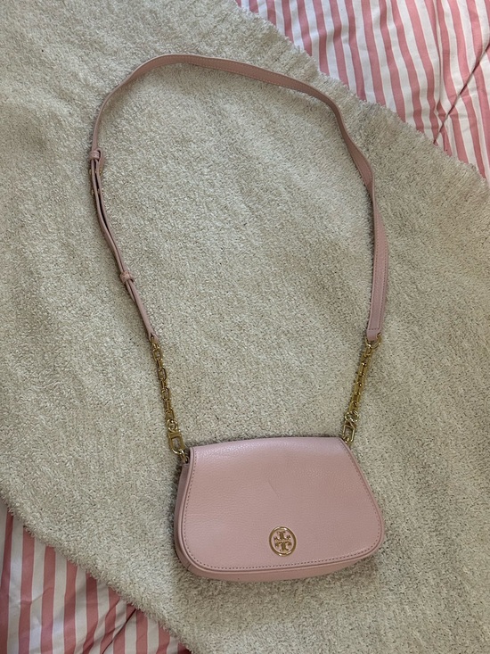 Tory Burch Handbags - Tory Burch Blush Pink Leather Chain Strap Crossbody